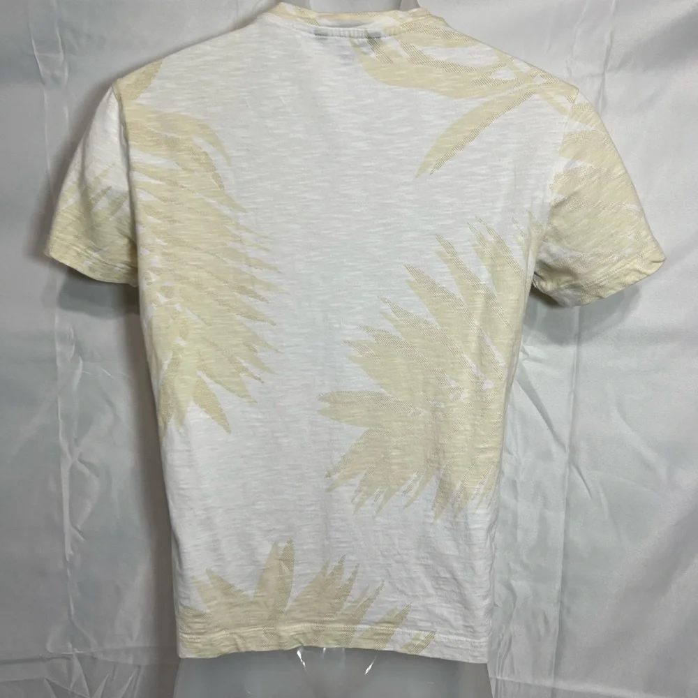 Banana Republic Men’s XS Pattern T-Shirt Cream with Beige Palm Leaves